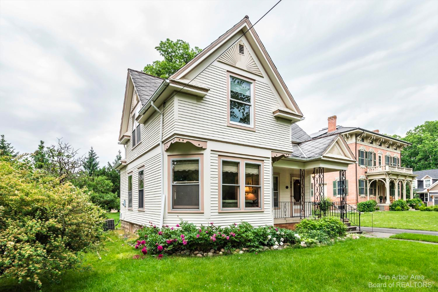 Architecturally Inspiring Abode You Don’t Want to Miss!